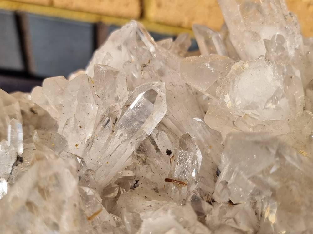 39) large Quartz Crystal Cluster