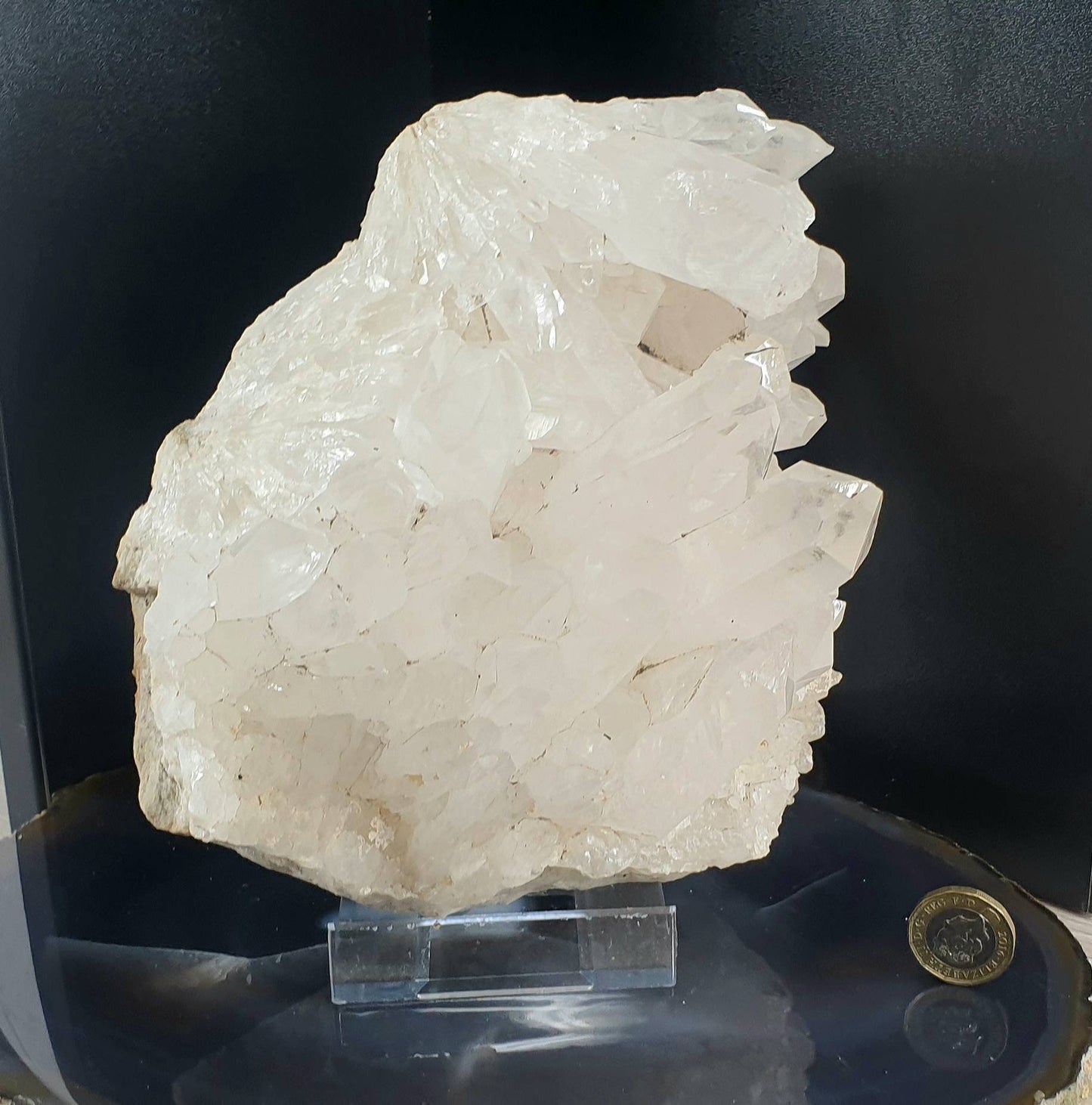 33) large Quartz Crystal Cluster