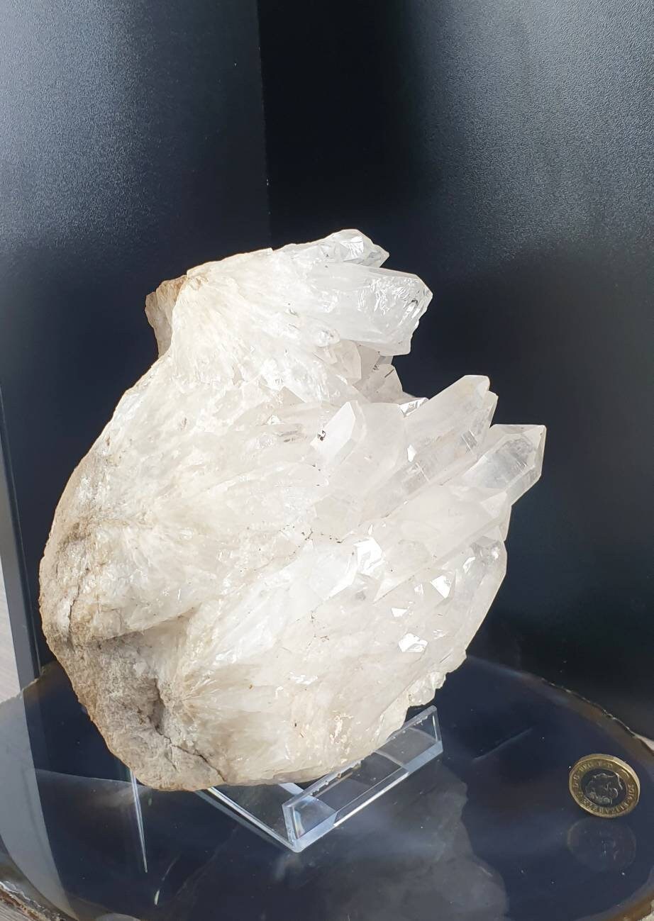 33) large Quartz Crystal Cluster