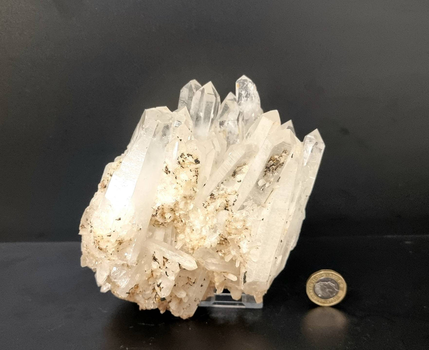 49) large Quartz Crystal Cluster