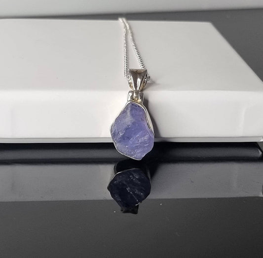 117) Tanzanite Crystal Necklace 925 Silver