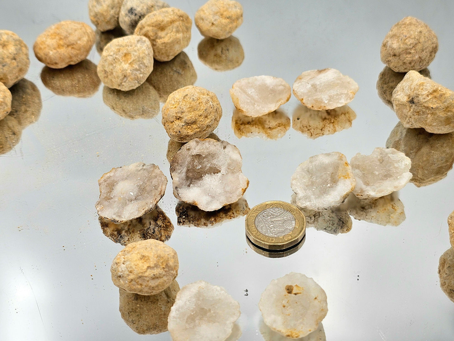 Small Unbroken quartz crystal geodes x25