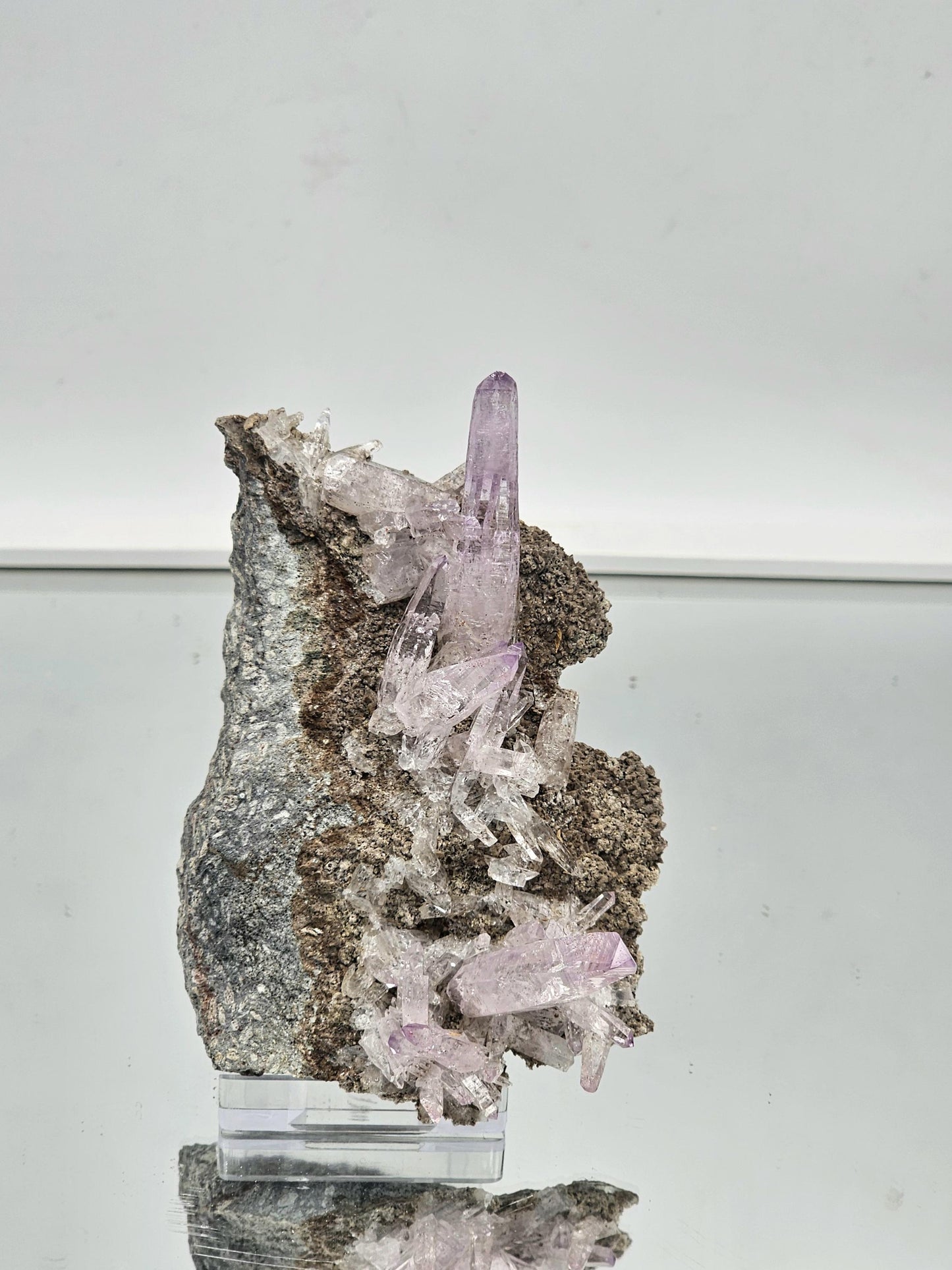 Amethyst from Veracruz with smooth, sharp points and vibrant coloring