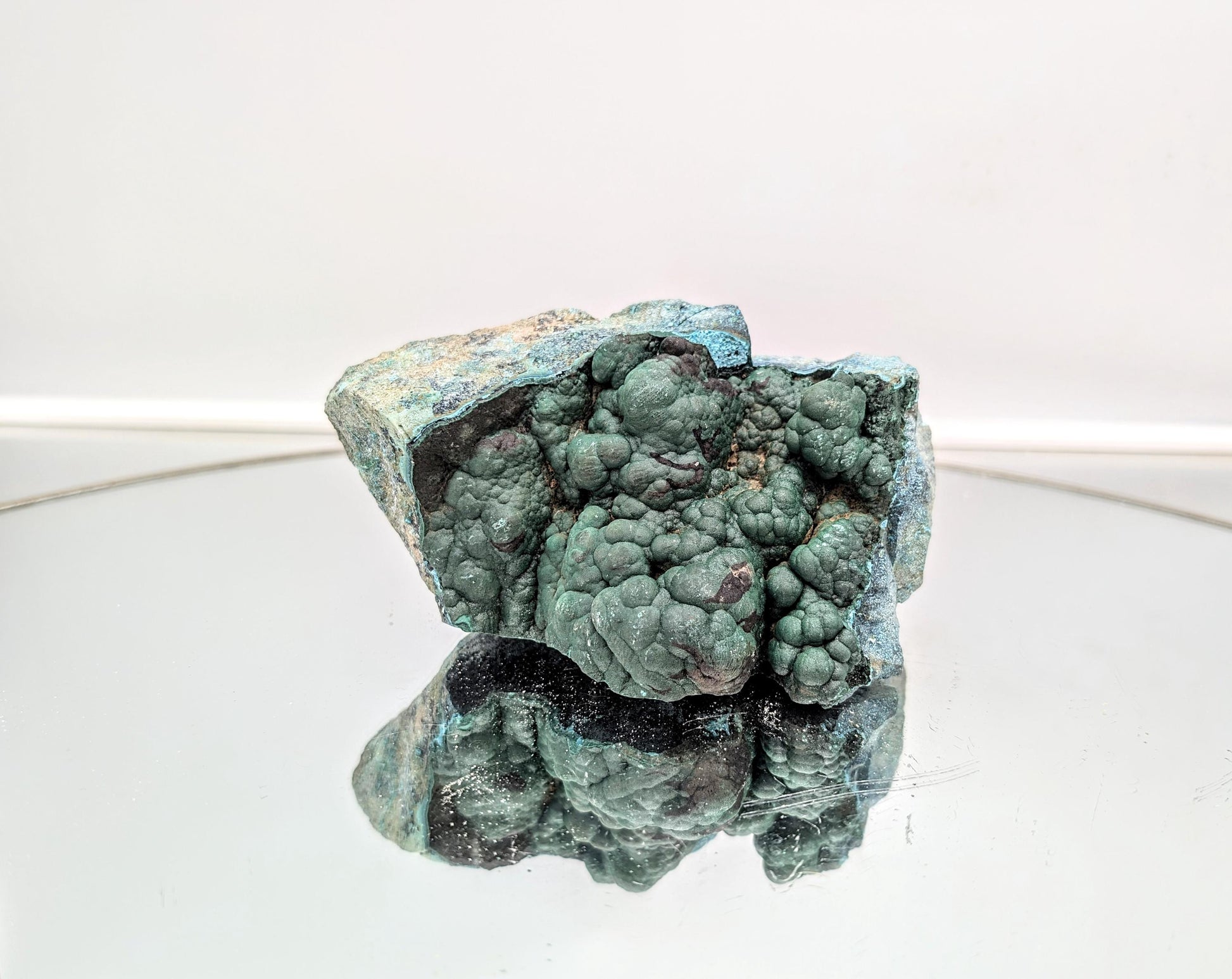 Natural malachite botryoidal crystal for collectors