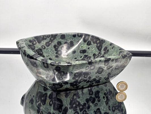 Polished Kambaba Jasper leaf-shaped crystal bowl.