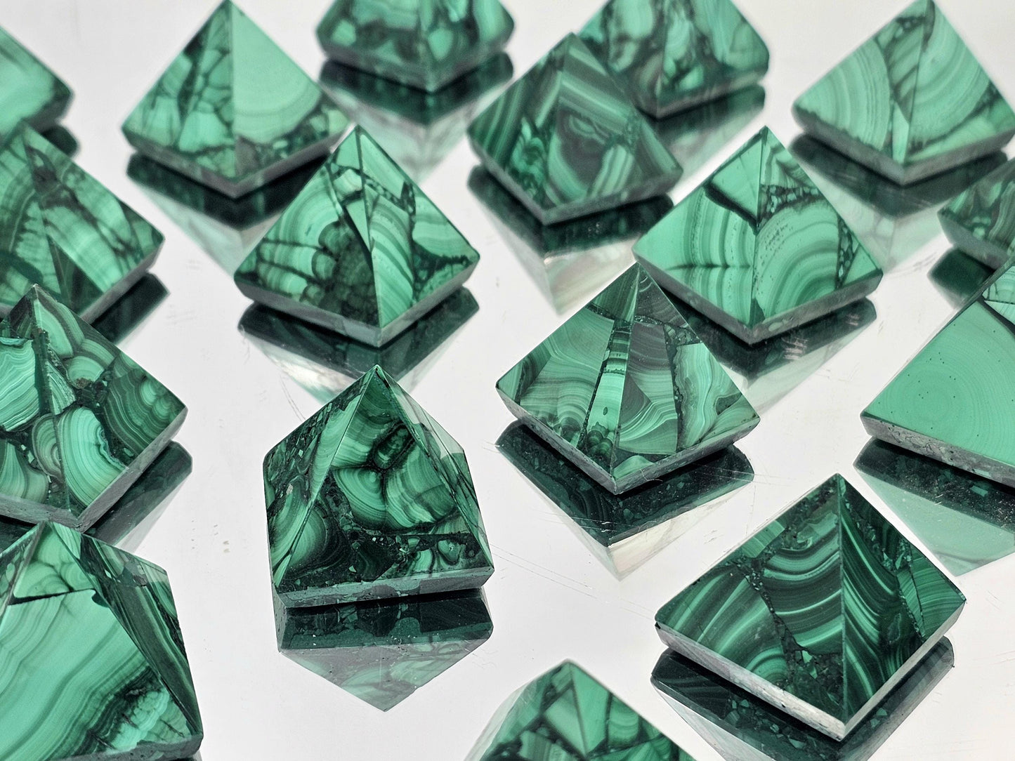 Premium malachite pyramid small