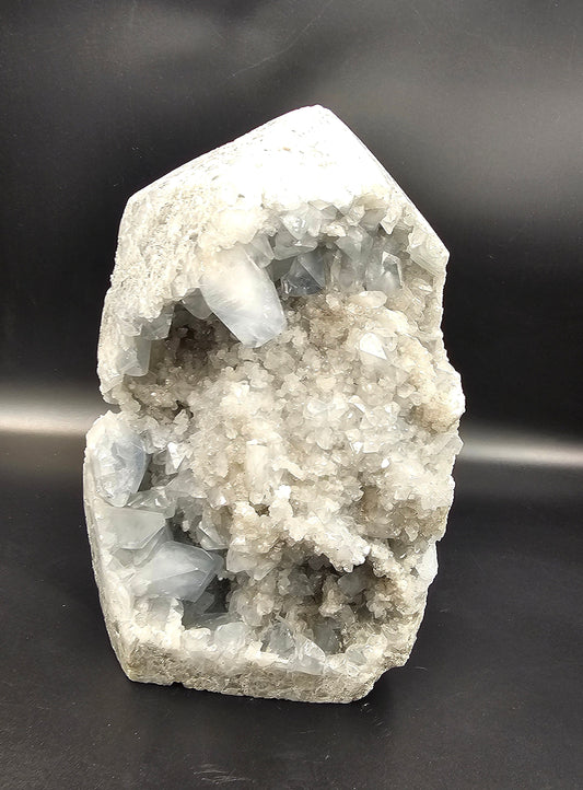 unique celestite crystal tower