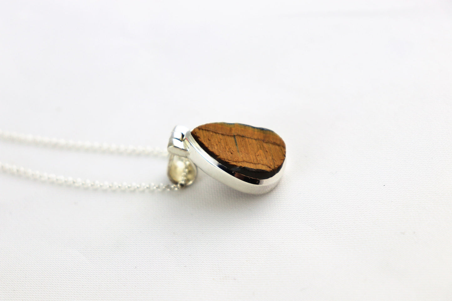 77e) Tiger Eye 925 Silver Set Raw Crystal Pendant + Chain / Necklace