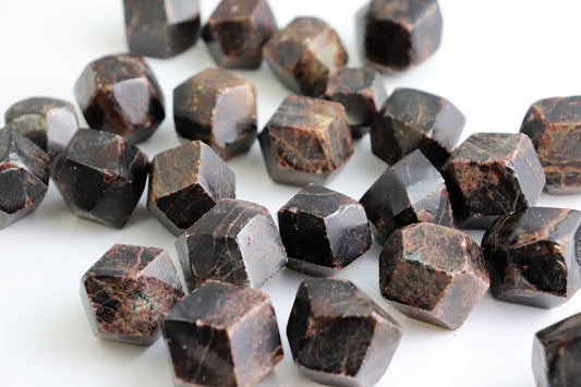 Natural Garnet Crystal Tumblestone Raw Gemstone