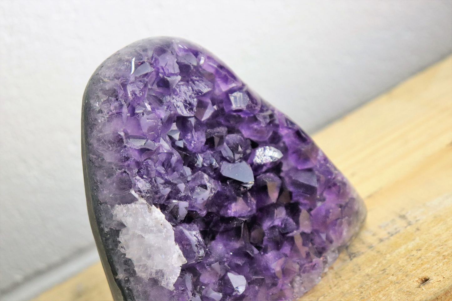 AMU13) Amethyst Crystal Quartz Geode Uruguayan