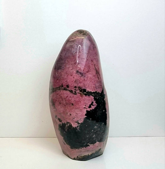 XL very large rhodonite crystal freeform from Madagascar 