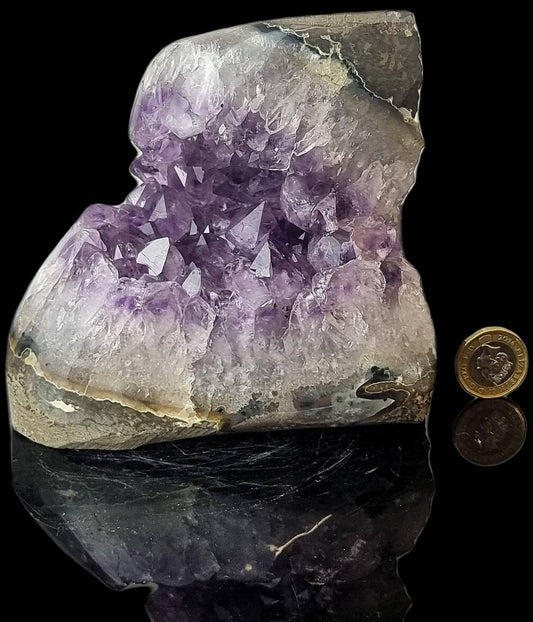 AMU64) Amethyst Crystal Quartz Geode Uruguayan