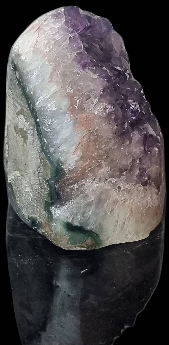 AMU61) Amethyst Crystal Quartz Geode Uruguayan