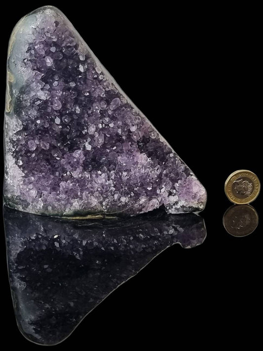 AMU37) Amethyst Crystal Quartz Geode Uruguayan